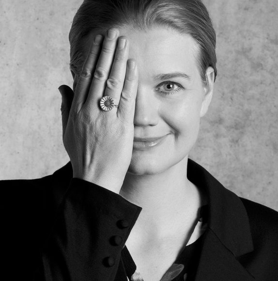 Portræt af politiker Marlene Harpsøe fra Dansk Folkeparti